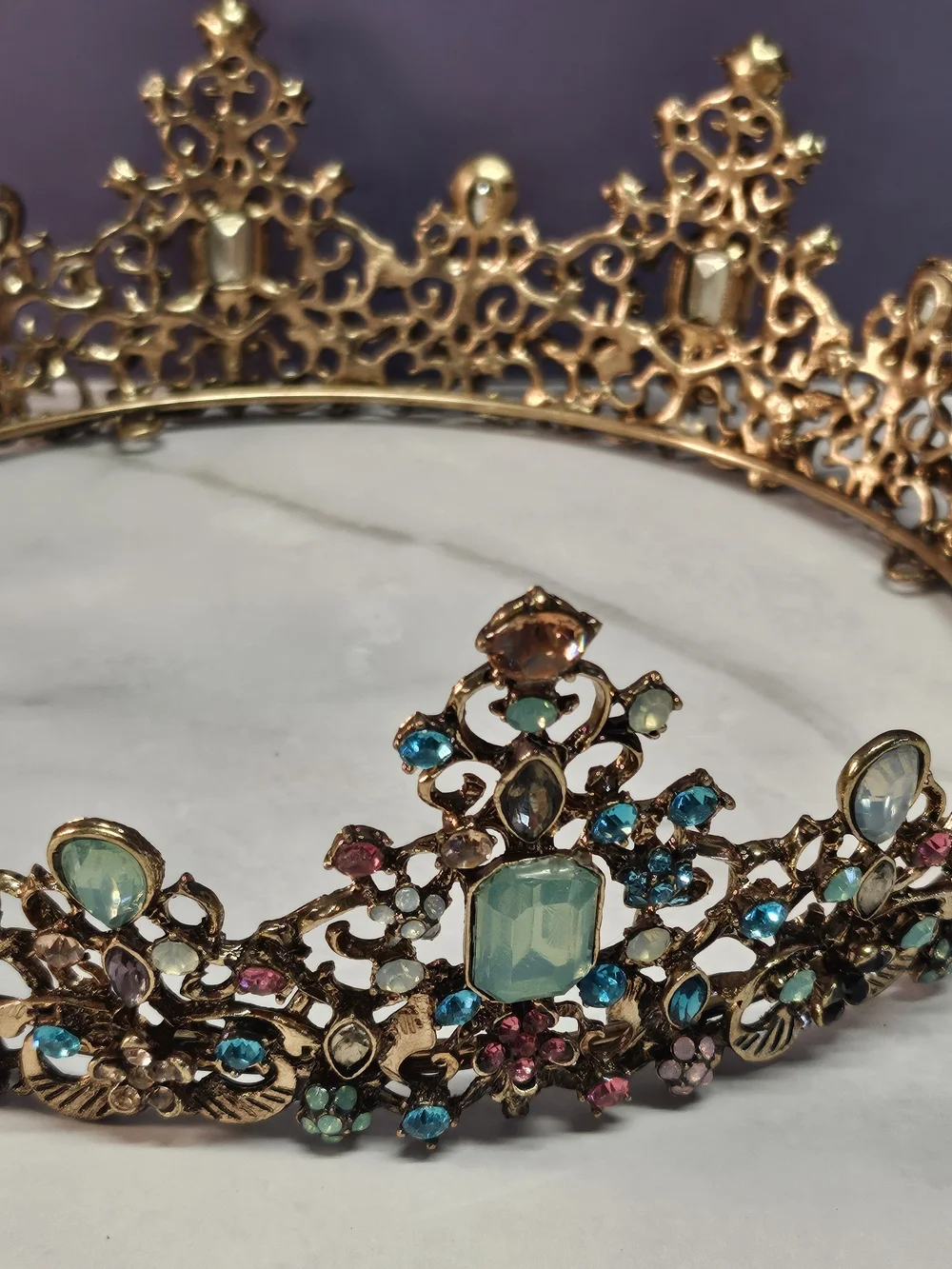 N/A elegant gold